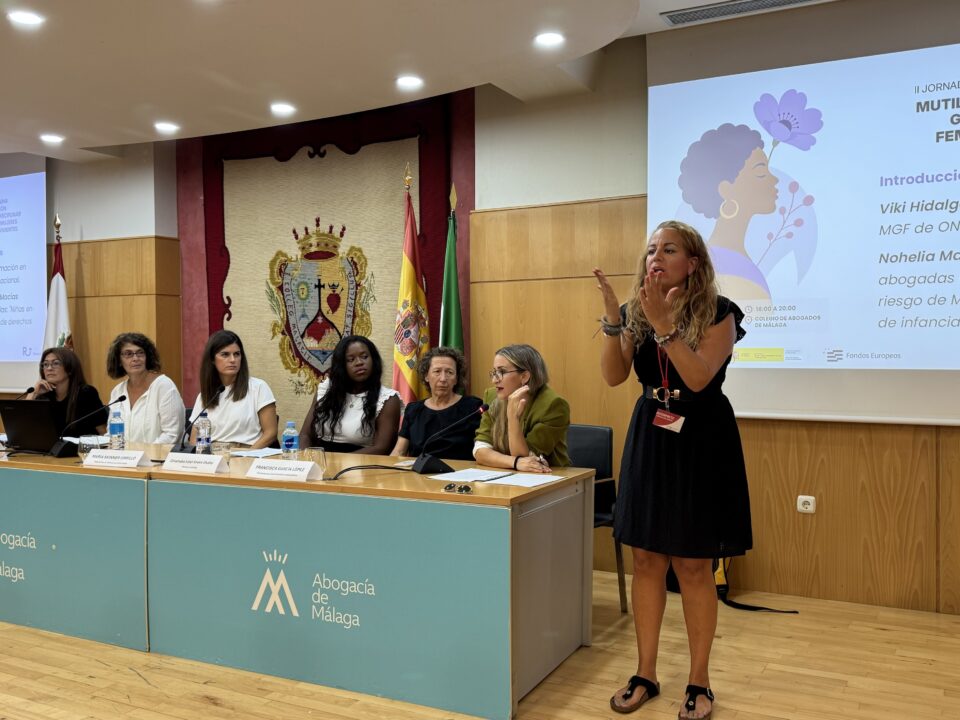 Ponentes y profesionales en las II Jornadas sobre Mutilación Genital Femenina organizadas por ONG Rescate en Málaga